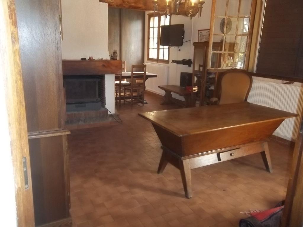 B&B Le Petit Frigouye โรชฟอร์ต-ดู-การ์ ภายนอก รูปภาพ