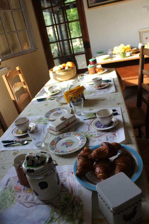 B&B Le Petit Frigouye โรชฟอร์ต-ดู-การ์ ภายนอก รูปภาพ
